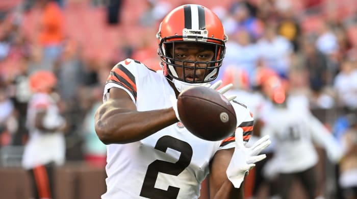 Aug 27, 2022; Cleveland, Ohio, USA; Cleveland Browns wide receiver Amari Cooper (2) warms up before the game between the Browns and the Chicago Bears at FirstEnergy Stadium.
